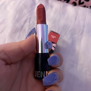 KYLIE Jenner Lipstick in Madeline